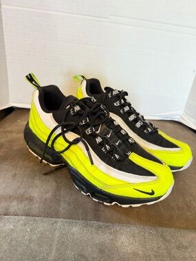 Nike Air Max 95 Premium Volt Men’s Size 8